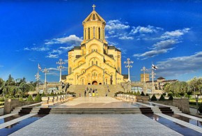 کلیسای جامع تثلیث شهر تفلیس، بزرگترین کلیسای ارتدکس در جهان